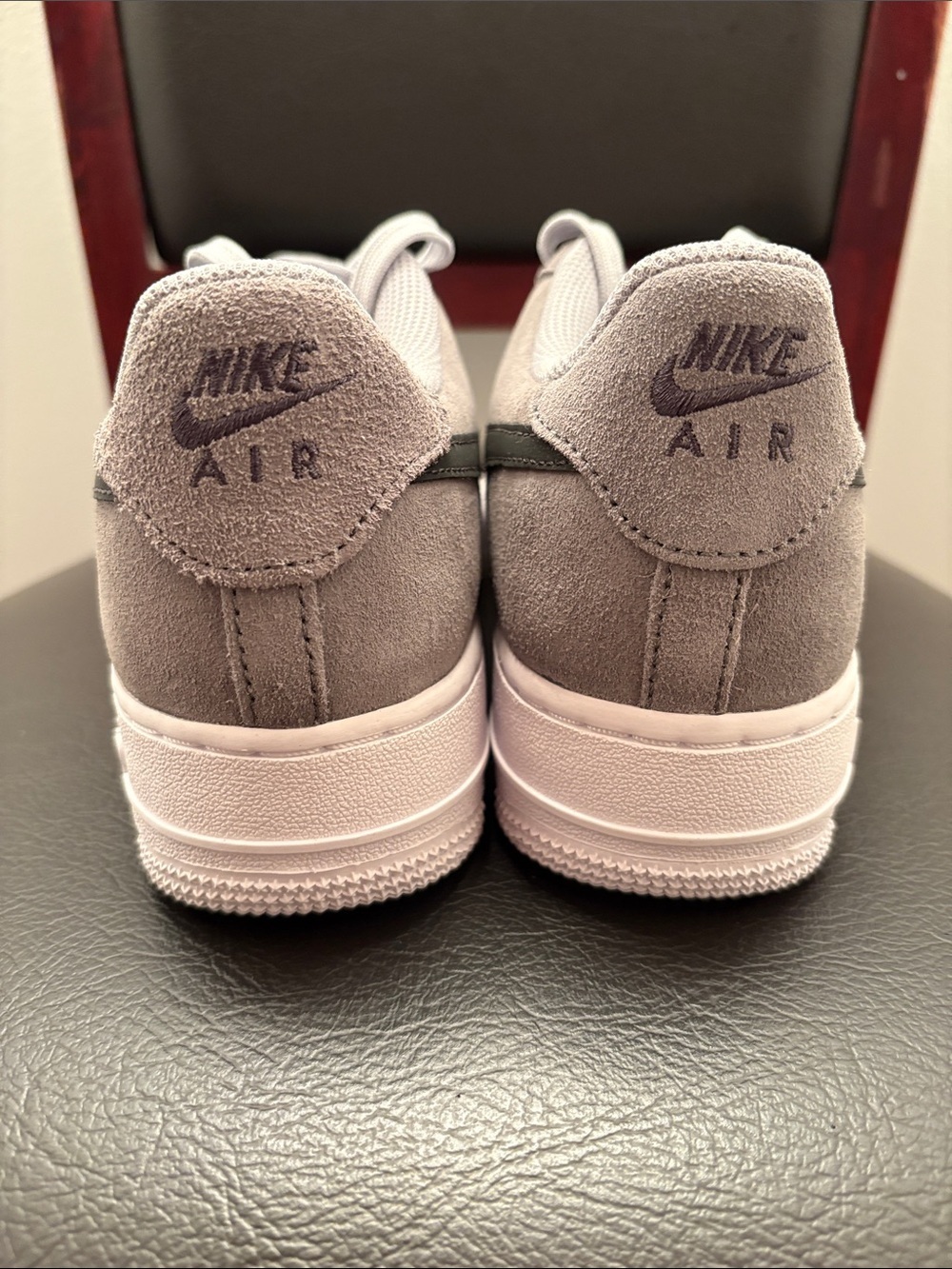 New Boys Nike Air Force 1 ESS+ Low Sneakers - Light Gray & Dark Gray Swoosh 6Y - Picture 4 of 5